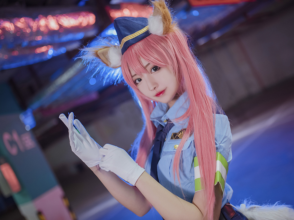 玉藻前女警cosplay