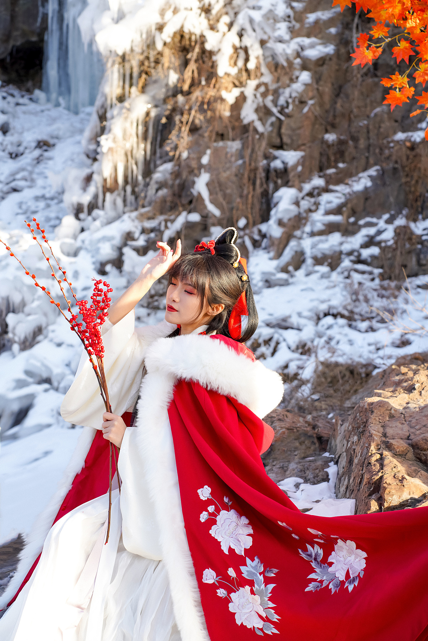 【汉服私影】 「万籁落飞雪 梅绽露娇颜」