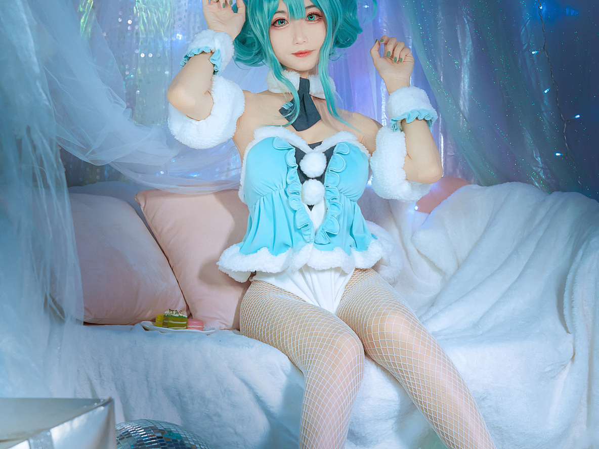 初音未来cosplay，是软软的小白兔