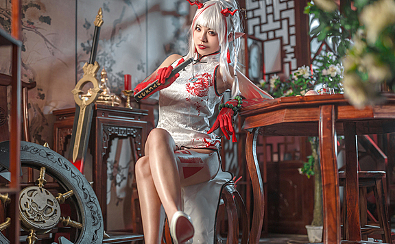 《明日方舟》乐逍遥·年cosplay