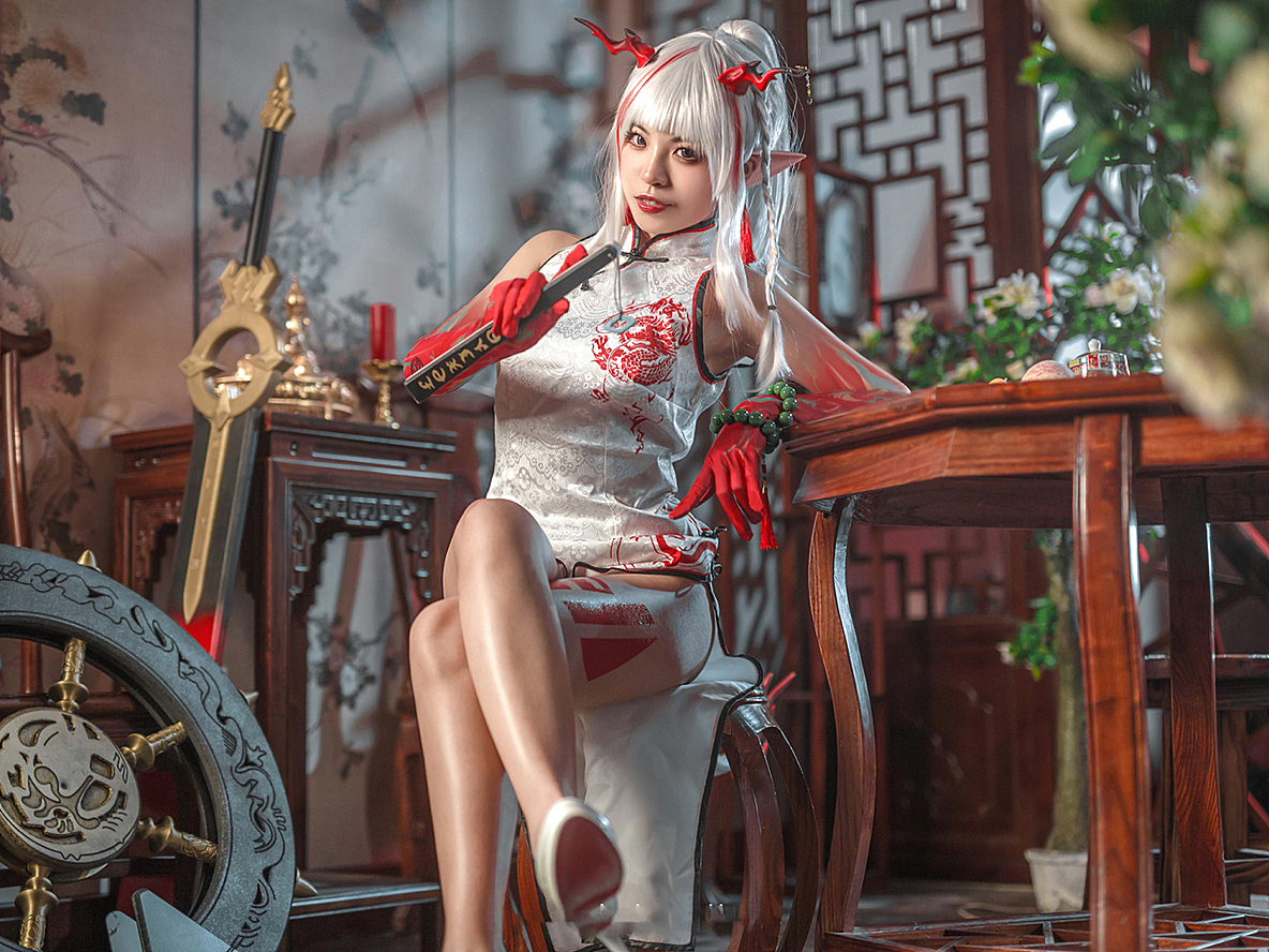 《明日方舟》乐逍遥·年cosplay