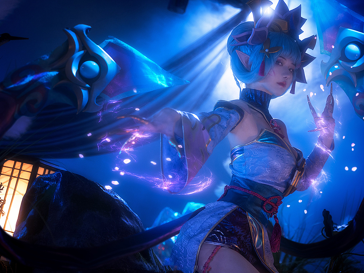《英雄联盟》 伊芙琳cosplay