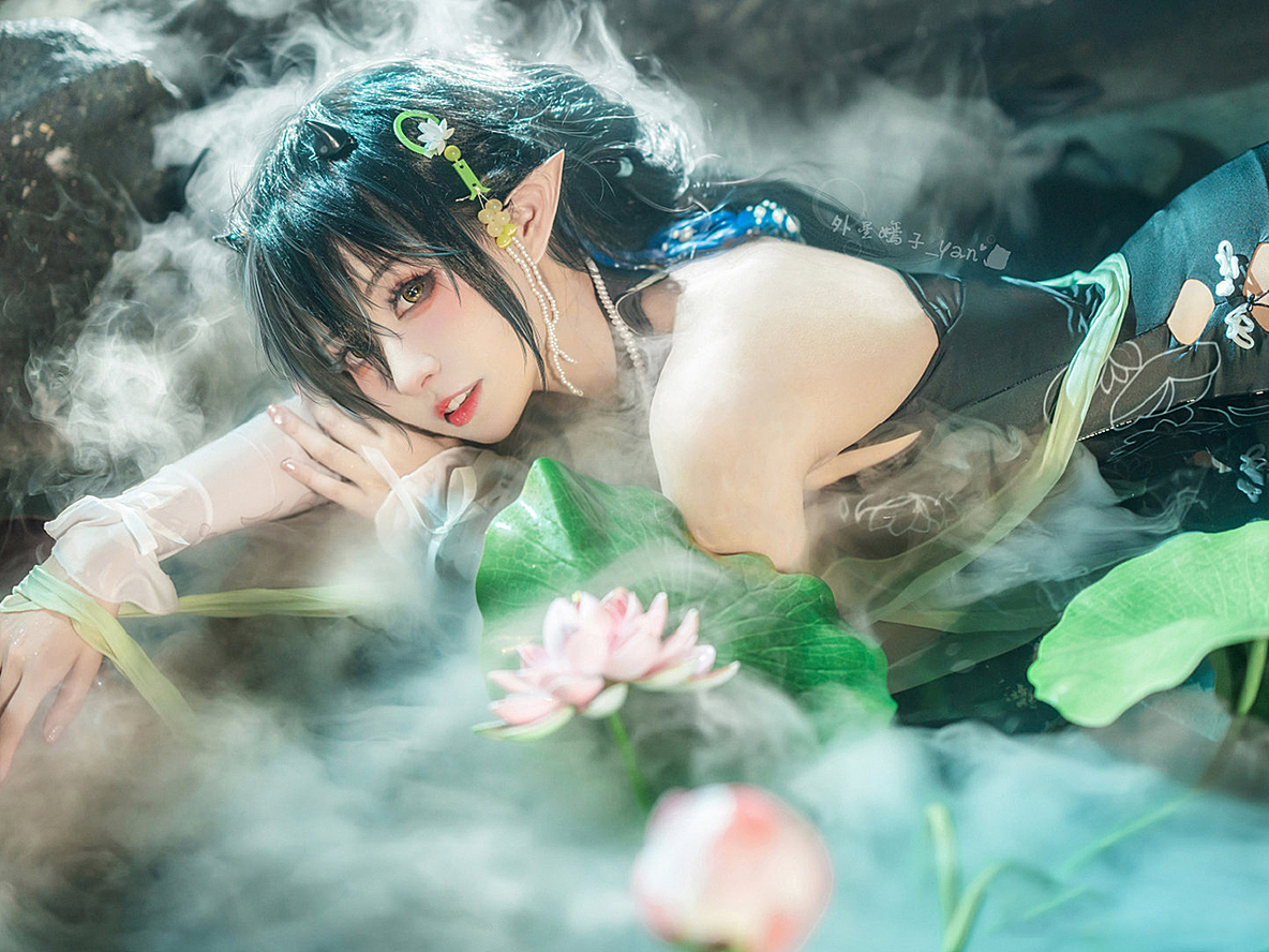 《明日方舟》夜半 夏卉cosplay