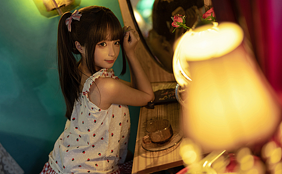 《红格子》清凉少女