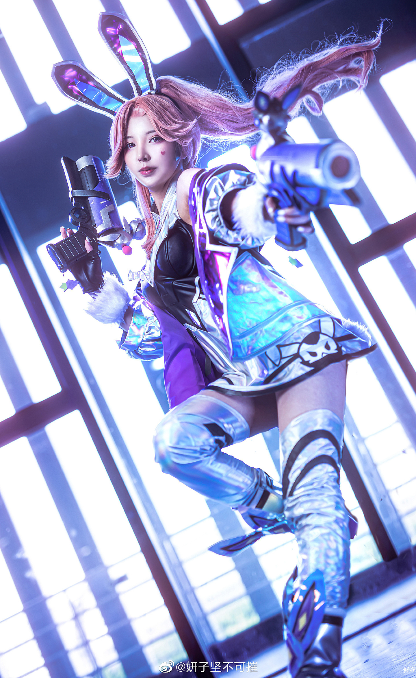 《英雄联盟》幻灵战队女枪cosplay欣赏@妍子坚不可摧