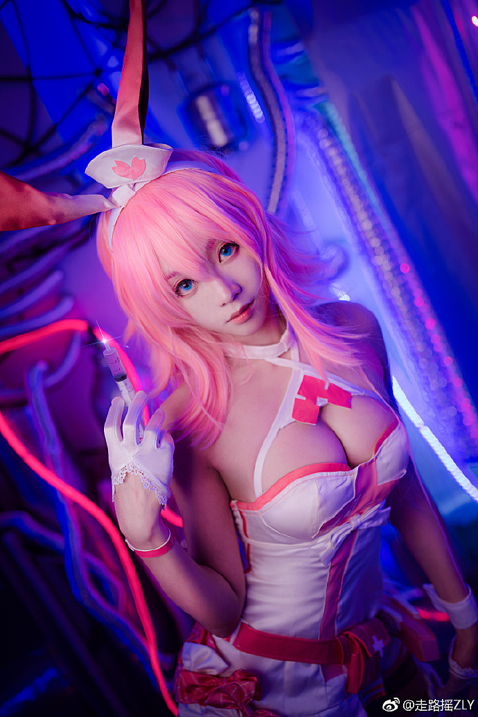【cos正片】夏色樱梦《崩坏3》八重樱cosplay欣赏