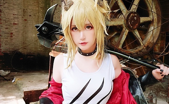 【cos正片】《明日方舟》推进之王 cosplay欣赏