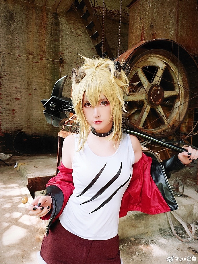 【cos正片】《明日方舟》推进之王 cosplay欣赏