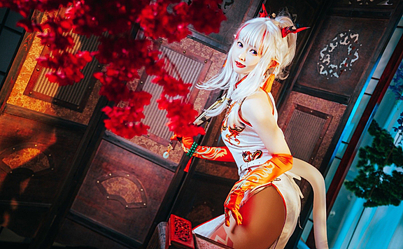 《明日方舟》乐逍遥·年cosplay