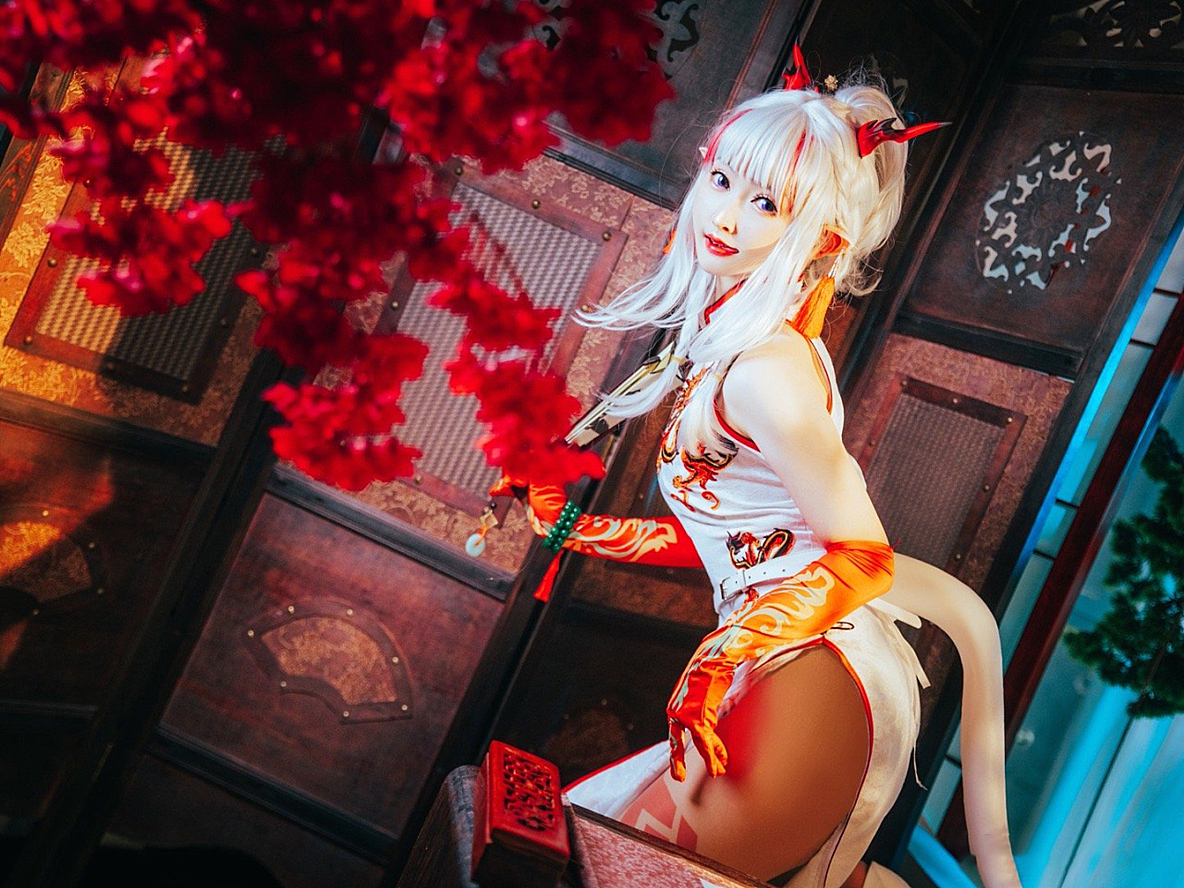 《明日方舟》乐逍遥·年cosplay