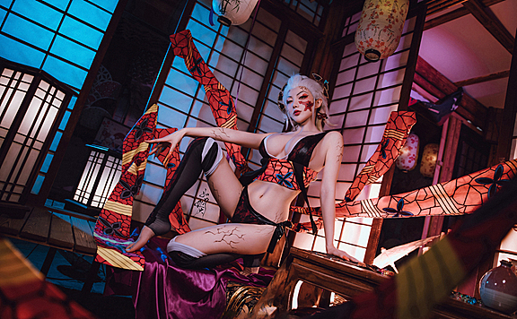 《鬼灭之刃》上弦之陆·堕姬cosplay